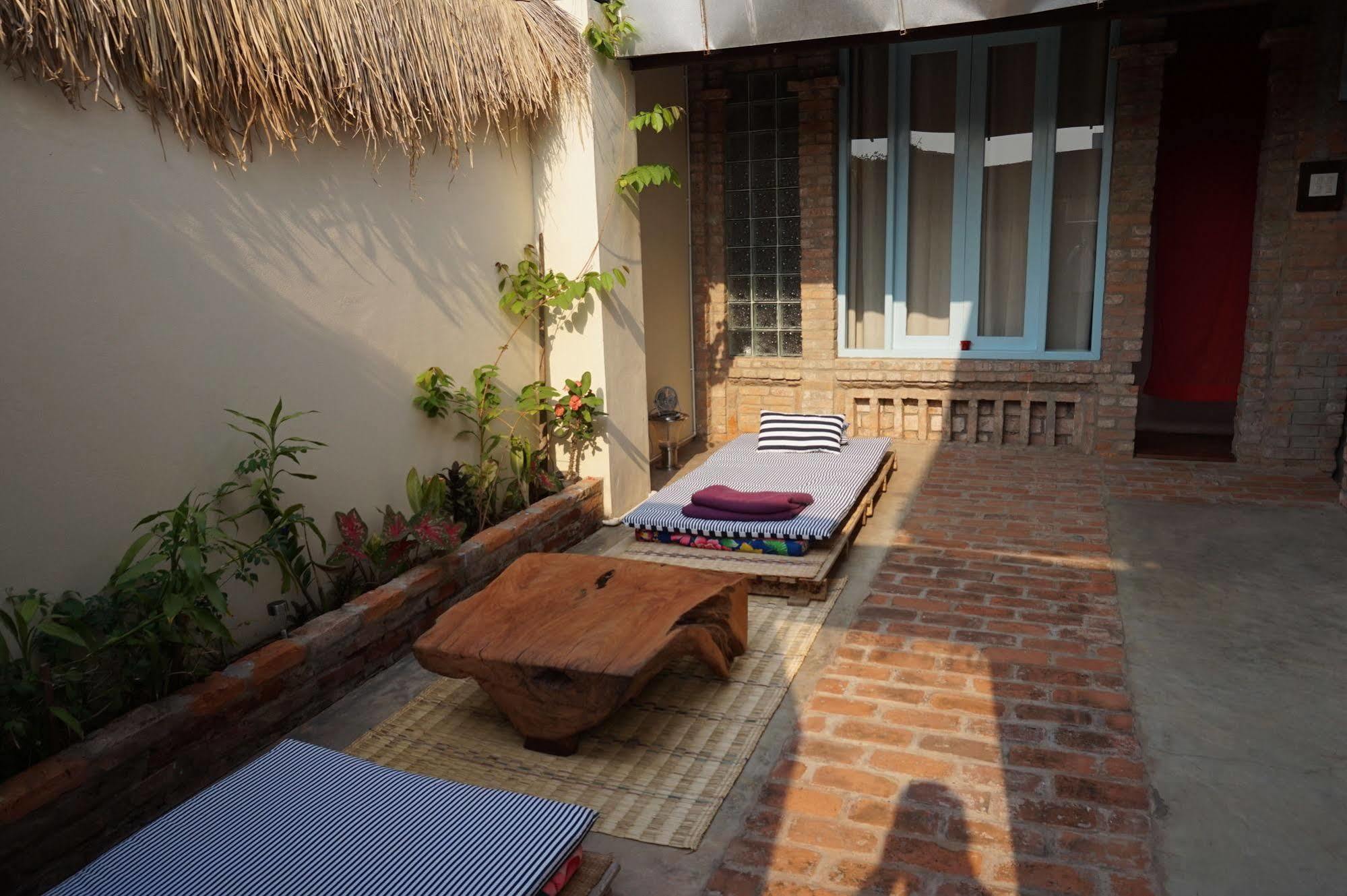 Vivanouk Bed and Breakfast Savannakhet Buitenkant foto